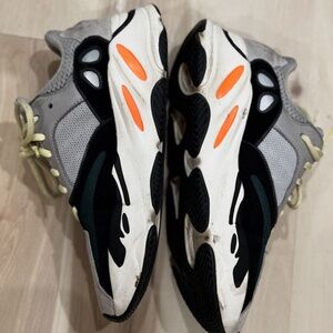 Yeezy Boost 700 'Wave Runner' 2017 (Men's 7 / Women's 9)
